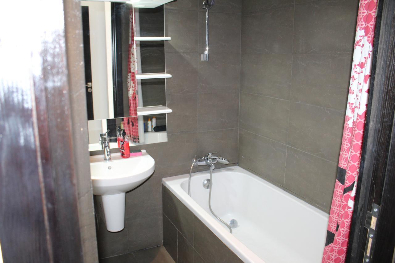La Fontaine Apartment *